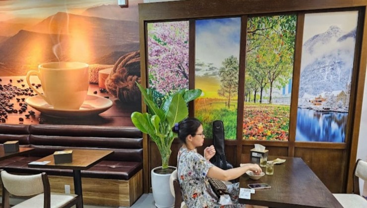CHO THUÊ NHÀ LÔ GÓC KD PHỐ NGUYỄN VĂN LỘC, DT 150M2, 1 TẦNG, MT 17M, GIÁ 40 TRIỆU (CÓ TL)